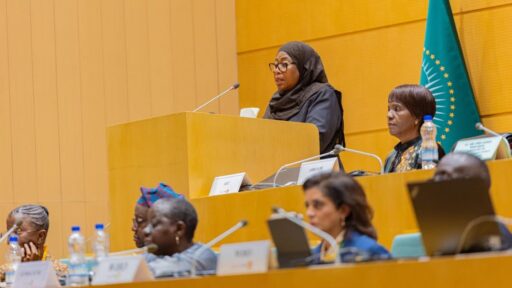 Rais-wa-Jamhuri-ya-Muungano-wa-Tanzania-Mhe.-Samia-Suluhu-Hassan-akizungumza-na-wanahabari-juu