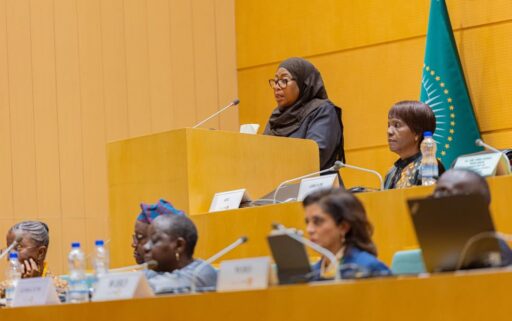 Rais-wa-Jamhuri-ya-Muungano-wa-Tanzania-Mhe.-Samia-Suluhu-Hassan-akizungumza-na-wanahabari-juu