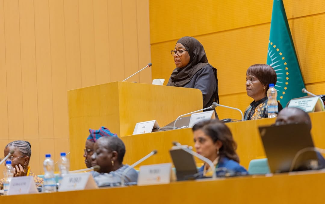 Rais-wa-Jamhuri-ya-Muungano-wa-Tanzania-Mhe.-Samia-Suluhu-Hassan-akizungumza-na-wanahabari-juu